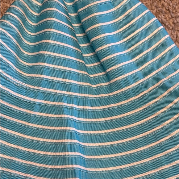 Turquoise and White bucket hat with striped pattern the perfect sun hat - Picture 7 of 9